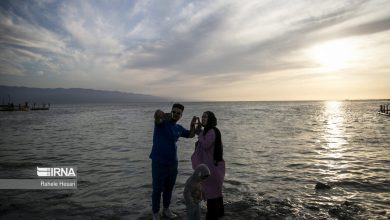 تصویر استاندار: سرمایه‌گذاری در سواحل گلستان باید آسان شود